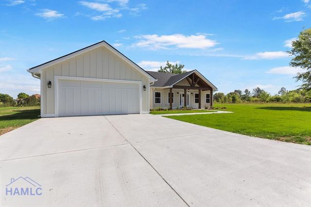 88 Northshore Avenue, Jesup, GA 31545