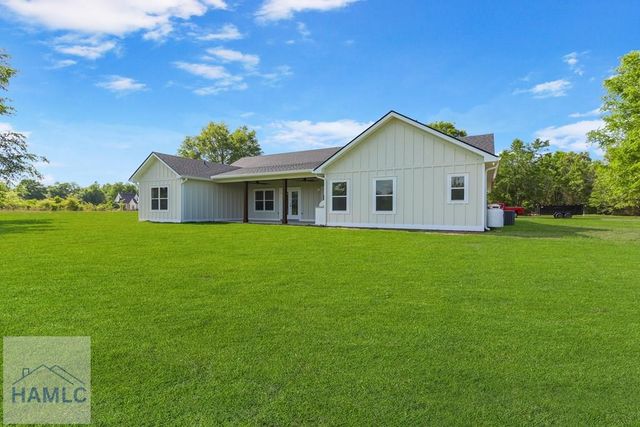 88 Northshore Avenue, Jesup, GA 31545