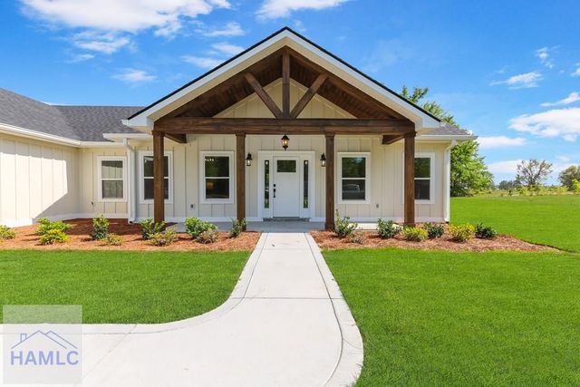 88 Northshore Avenue, Jesup, GA 31545