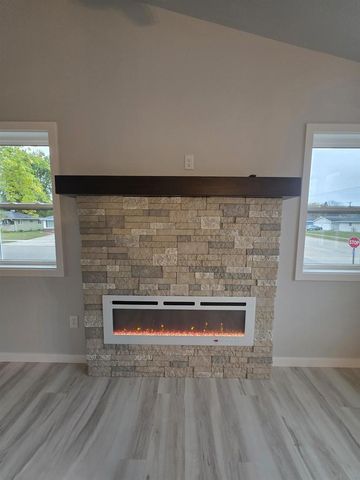 982 BYRD AVENUE, Neenah, WI 54956