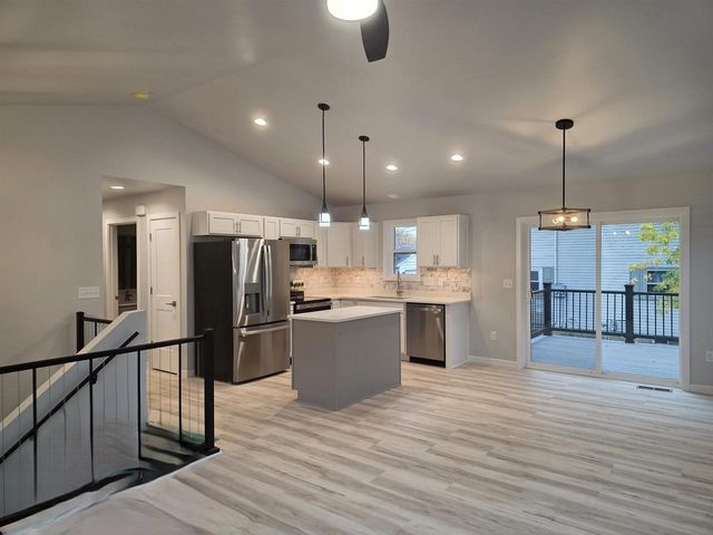 982 BYRD AVENUE, Neenah, WI 54956