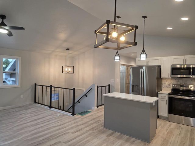 982 BYRD AVENUE, Neenah, WI 54956