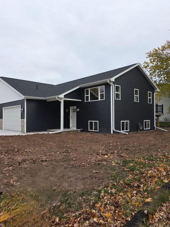 982 BYRD AVENUE, Neenah, WI 54956