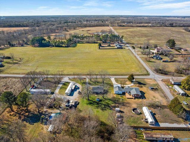 1167 Carter Grove Road, Hazel Green, AL 35750