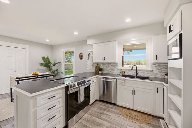 2200 W 51st st, Wichita, KS 67204
