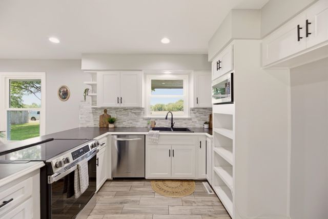 2200 W 51st st, Wichita, KS 67204