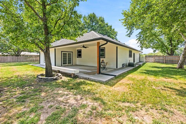 2200 W 51st st, Wichita, KS 67204