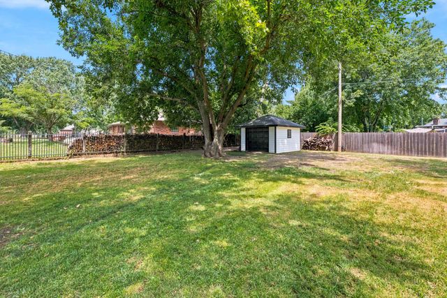 2200 W 51st st, Wichita, KS 67204