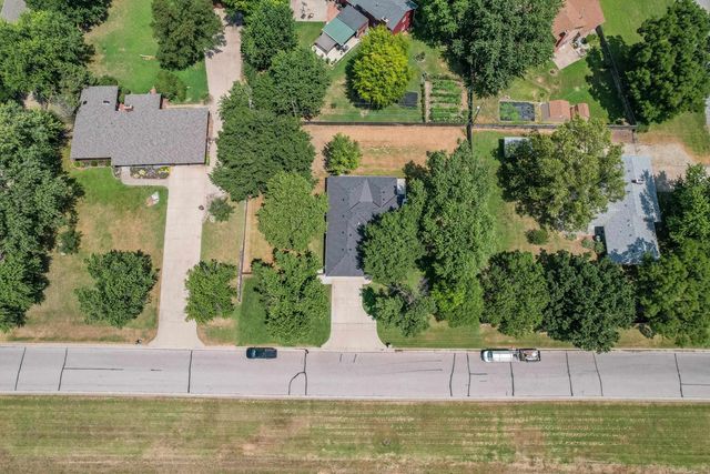 2200 W 51st st, Wichita, KS 67204