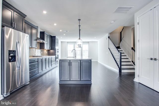 7510 SAWYER FARM WAY, Mclean, VA 22102