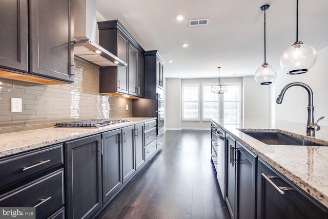 7510 SAWYER FARM WAY, Mclean, VA 22102