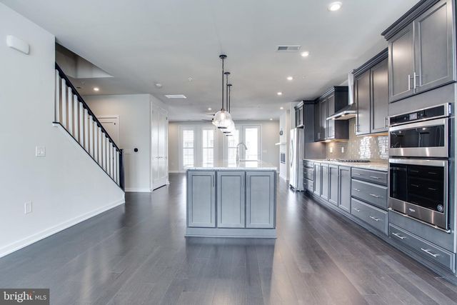 7510 SAWYER FARM WAY, Mclean, VA 22102