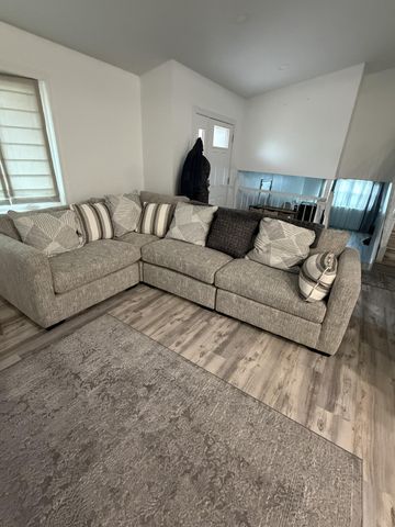4024 W 75th Place, Merrillville, IN 46410