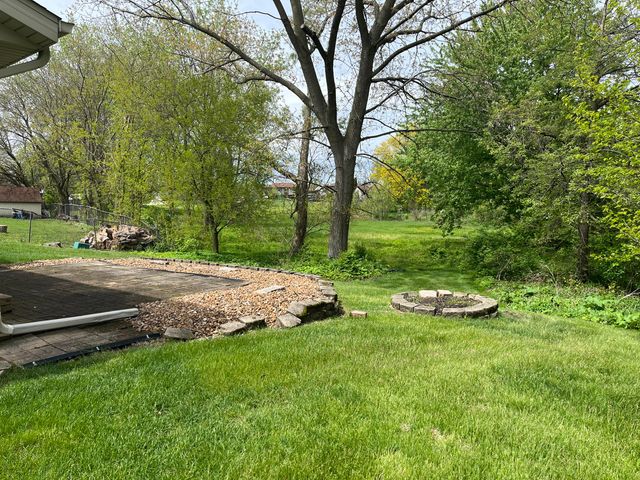 4024 W 75th Place, Merrillville, IN 46410