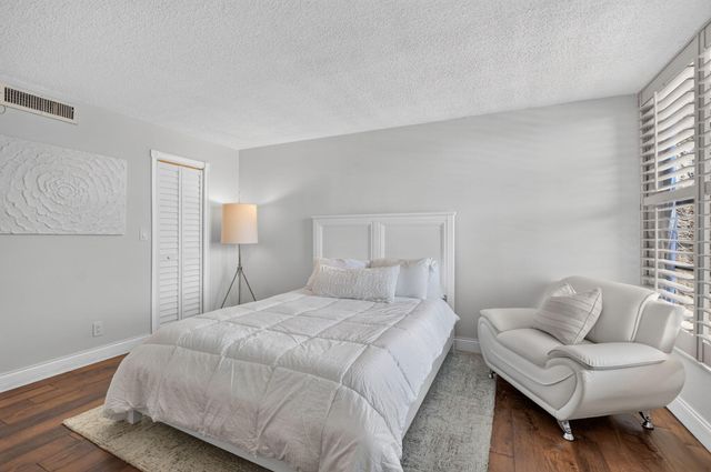 4 Royal Palm Way 403, Boca Raton, FL 33432
