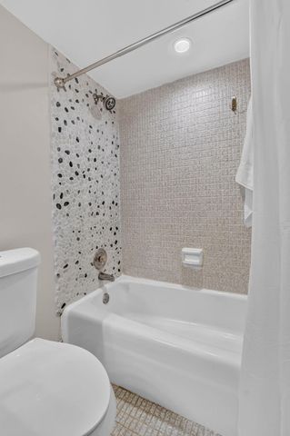 4 Royal Palm Way 403, Boca Raton, FL 33432