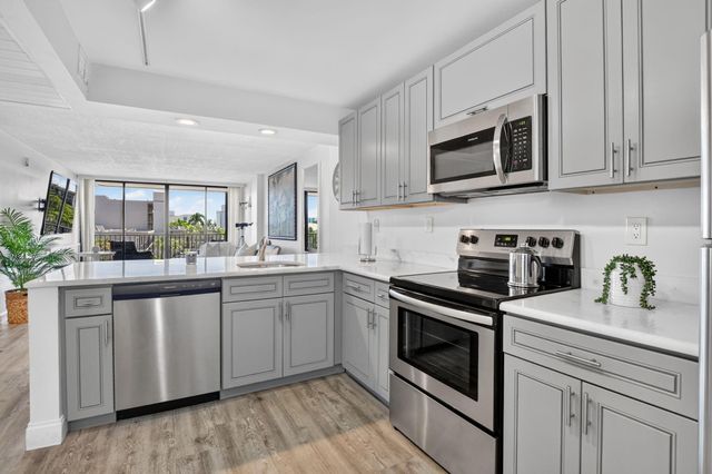 4 Royal Palm Way 403, Boca Raton, FL 33432