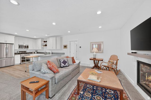 3618 S TANNER GARDENS CT, Millcreek, UT 84109