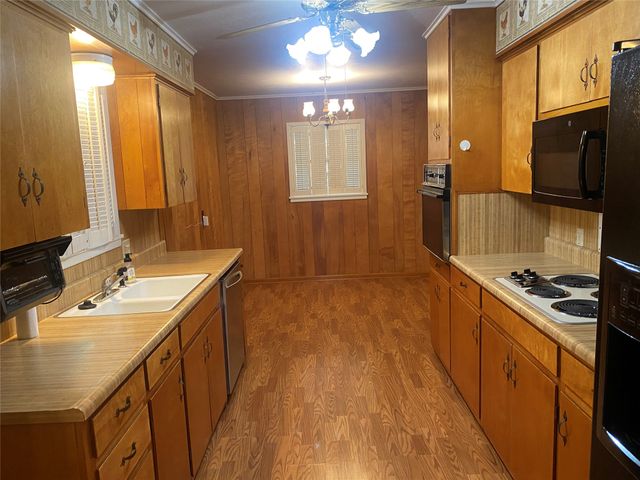 3271 Hubbard Street, Paris, TX 75460
