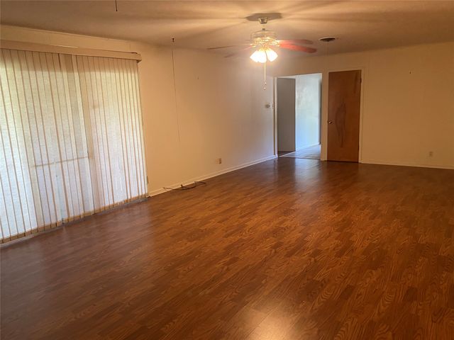 3271 Hubbard Street, Paris, TX 75460