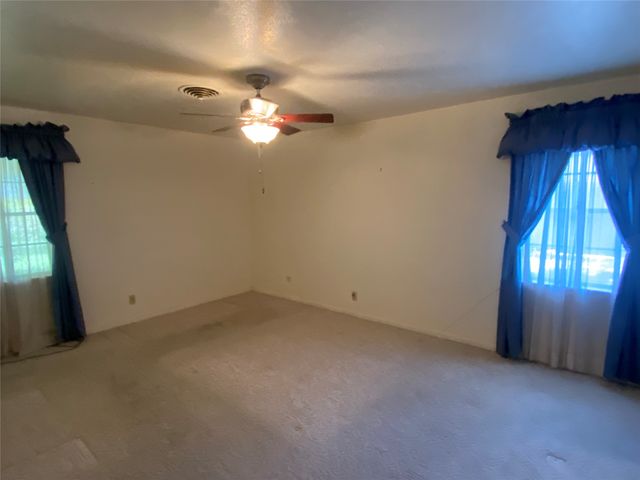 3271 Hubbard Street, Paris, TX 75460