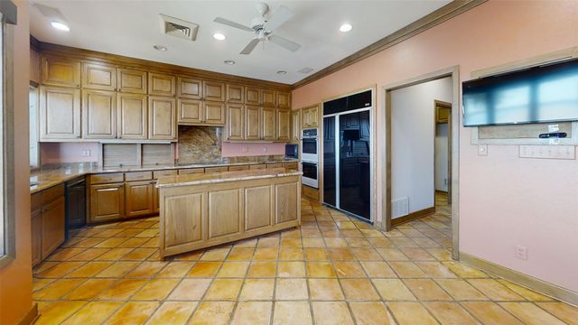 4917 Rio Vista Drive, Granbury, TX 76049