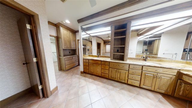 4917 Rio Vista Drive, Granbury, TX 76049