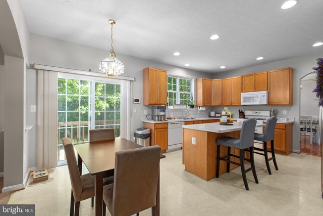 23351 TRIPLE CROWN DR, Ruther Glen, VA 22546
