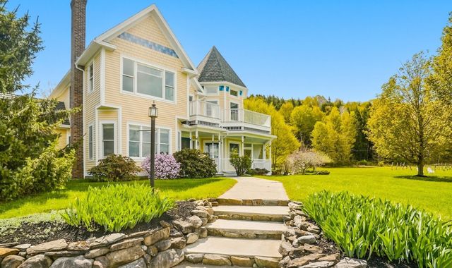 302 Ledge Hill Drive, Georgia, VT 05478