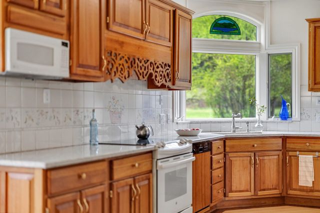 302 Ledge Hill Drive, Georgia, VT 05478