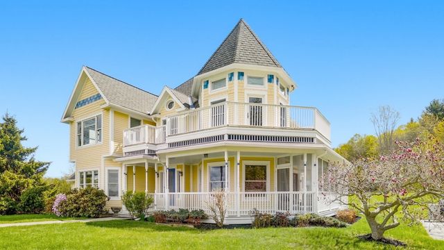 302 Ledge Hill Drive, Georgia, VT 05478