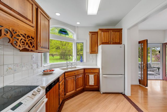 302 Ledge Hill Drive, Georgia, VT 05478