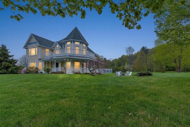 302 Ledge Hill Drive, Georgia, VT 05478