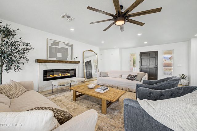 7327 N 185TH Avenue, Waddell, AZ 85355