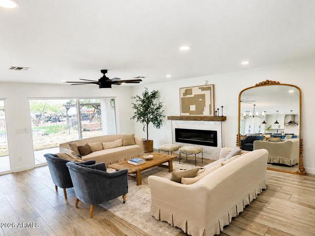 7327 N 185TH Avenue, Waddell, AZ 85355