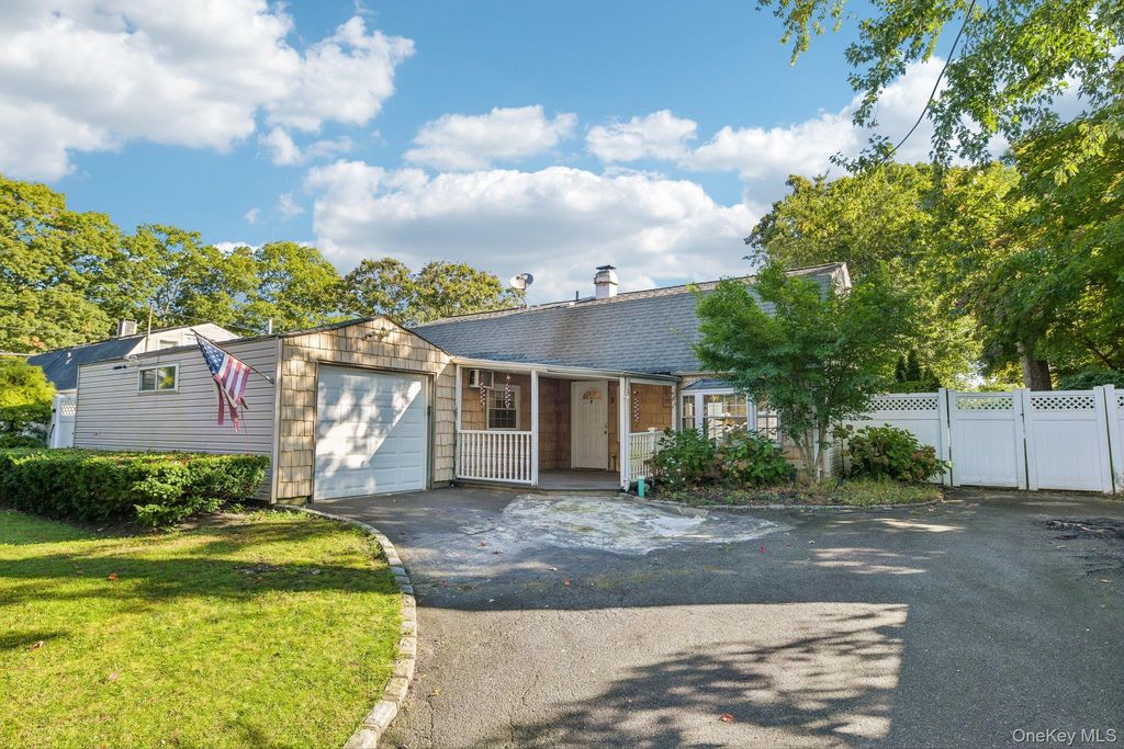 3 Reydon Way, Farmingville, NY 11738 — photo 3