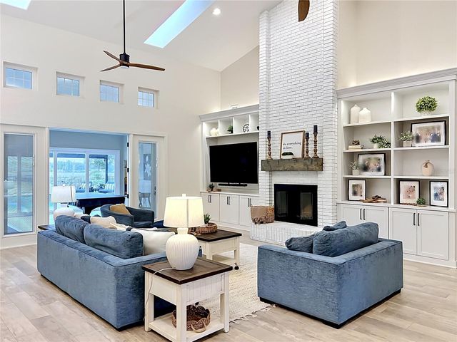 34449 PARKVIEW AVENUE, Eustis, FL 32736