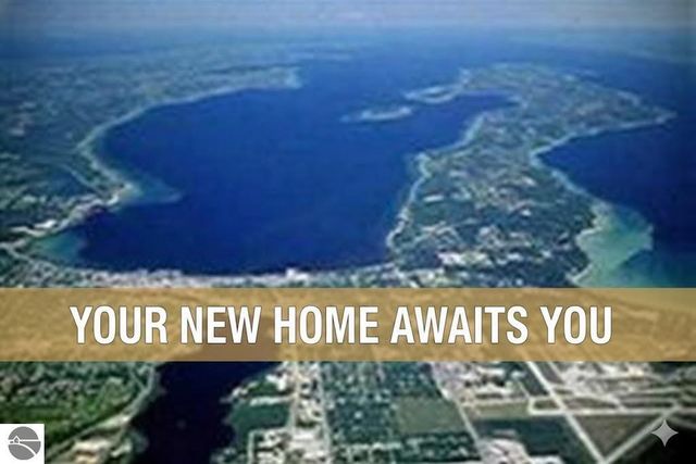 62 Robin Drive, Traverse City, MI 49685