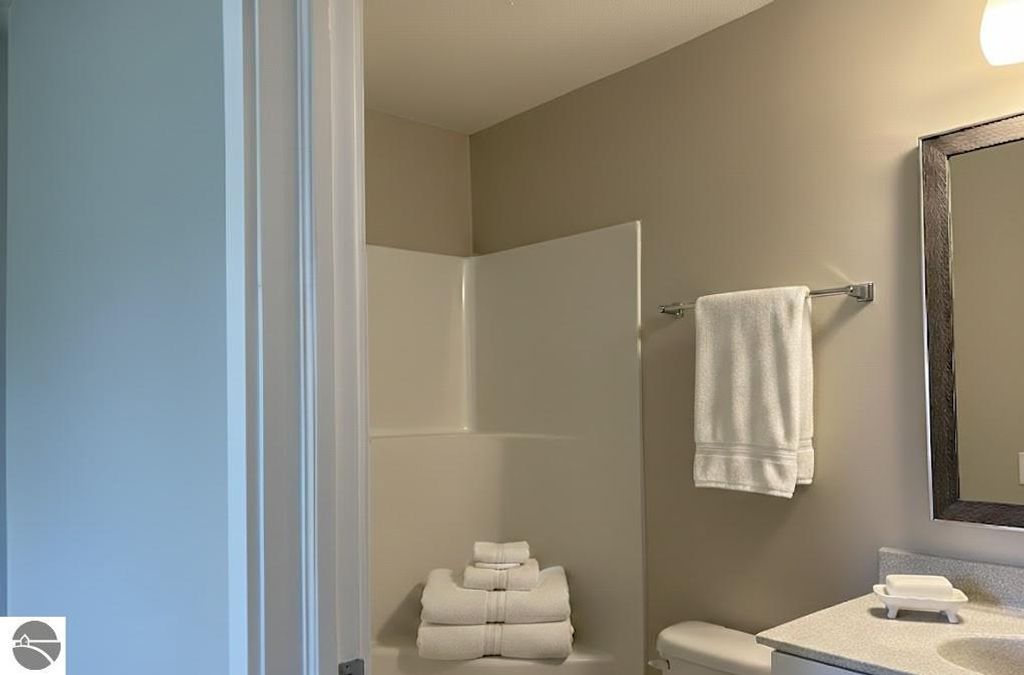 Image 5 of property listing at 62 Robin Drive, Traverse City, MI 49685