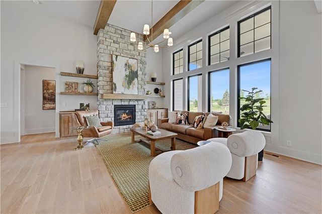 17325 Earnshaw Street, Overland Park, KS 66221