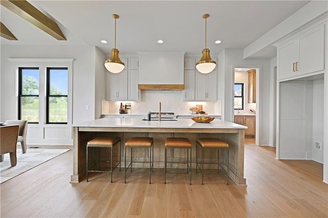 17325 Earnshaw Street, Overland Park, KS 66221