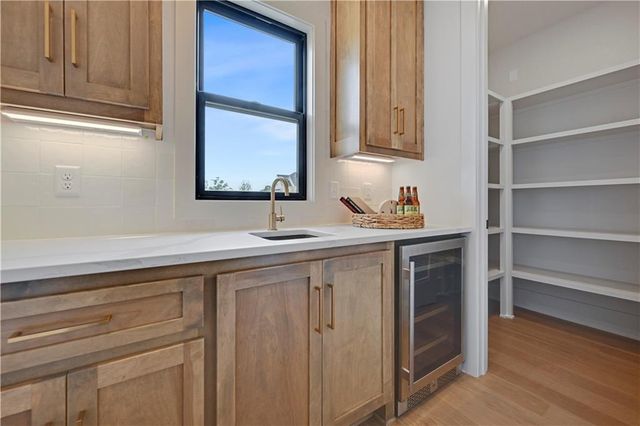 17325 Earnshaw Street, Overland Park, KS 66221