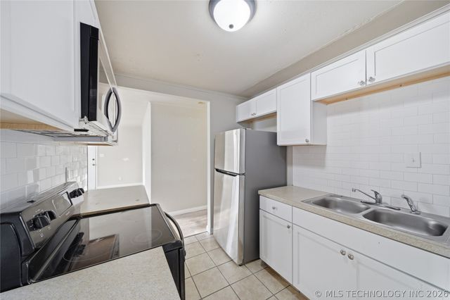 2704 E 4th Street, Tulsa, OK 74104