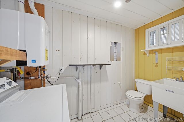 2704 E 4th Street, Tulsa, OK 74104