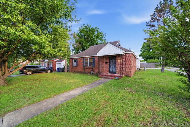 2704 E 4th Street, Tulsa, OK 74104