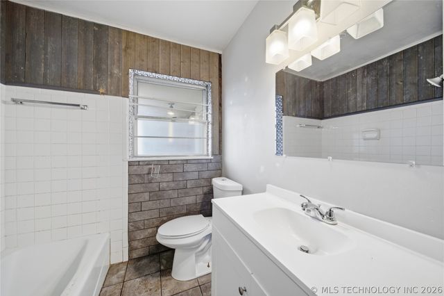 2704 E 4th Street, Tulsa, OK 74104