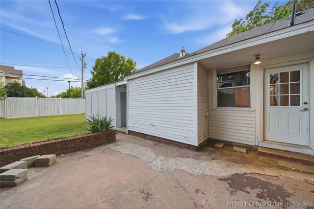 2704 E 4th Street, Tulsa, OK 74104