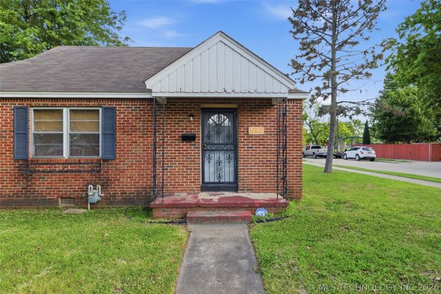 2704 E 4th Street, Tulsa, OK 74104