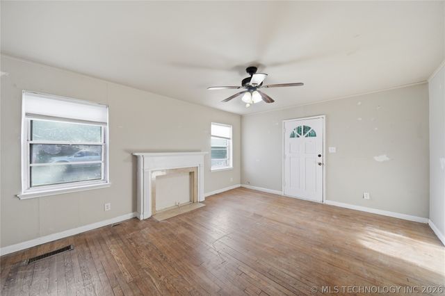 2704 E 4th Street, Tulsa, OK 74104