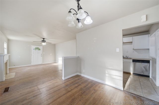 2704 E 4th Street, Tulsa, OK 74104